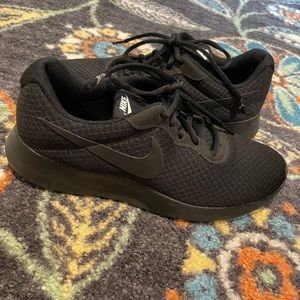 Nike Tanjun womens shoes